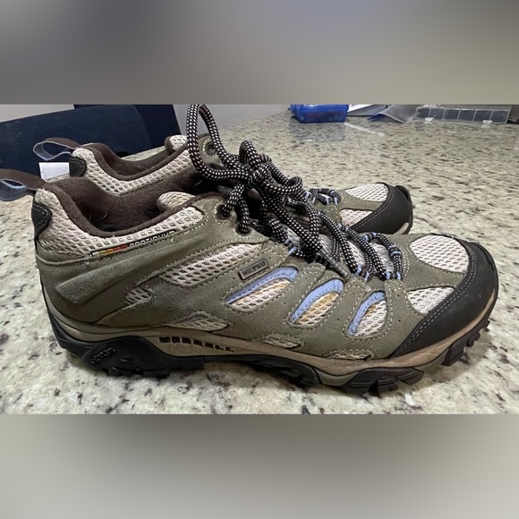 Merrell Other - Merrill Vibram Hiking shoes size 11